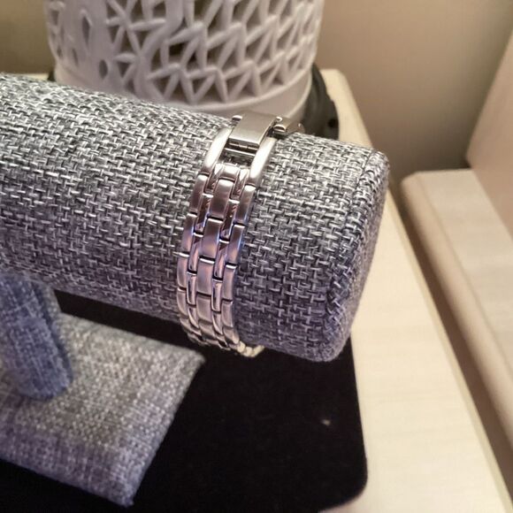 Milor Brand Stainless Steel Panther Link Bracelet 7 1/2” in Silvertone - Picture 3 of 7